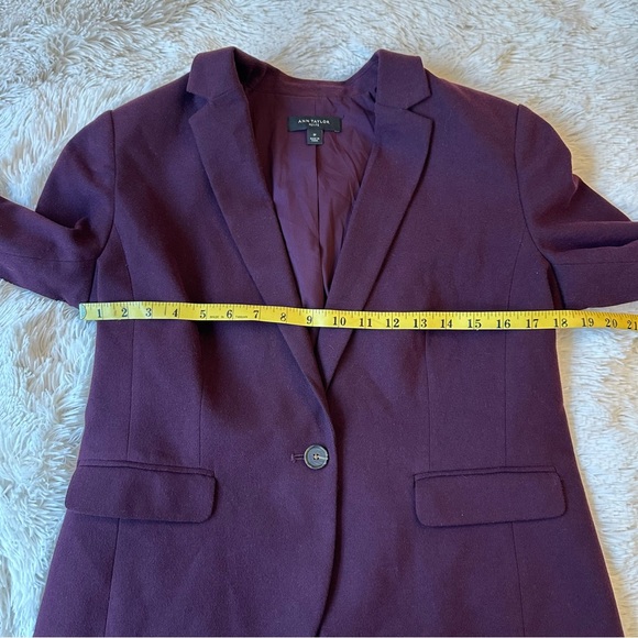 Ann Taylor Women's Burgundy Red Blazer Size: 8 Petite - Picture 4 of 8